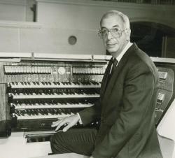 Фотография Микаэл Леонович